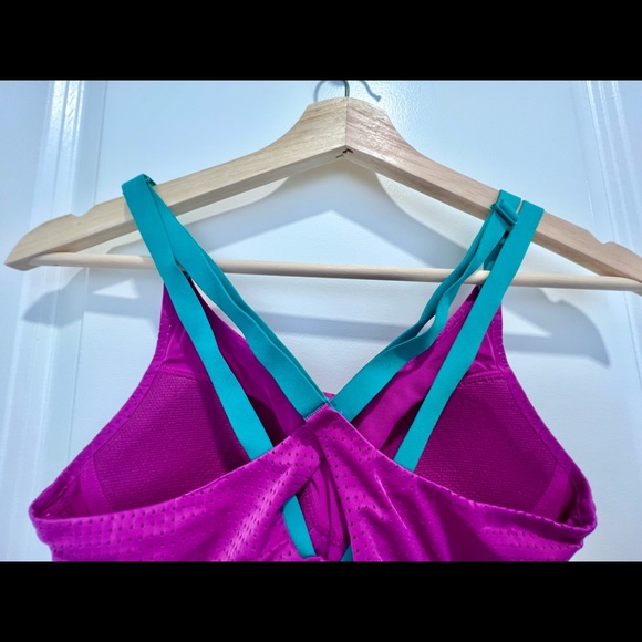 Victoria’s Secret sports bra size 32B - Picture 5 of 8